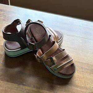 Women’s Two-Tone Brown Platform Strappy Sandals
Roan by Bed Stu